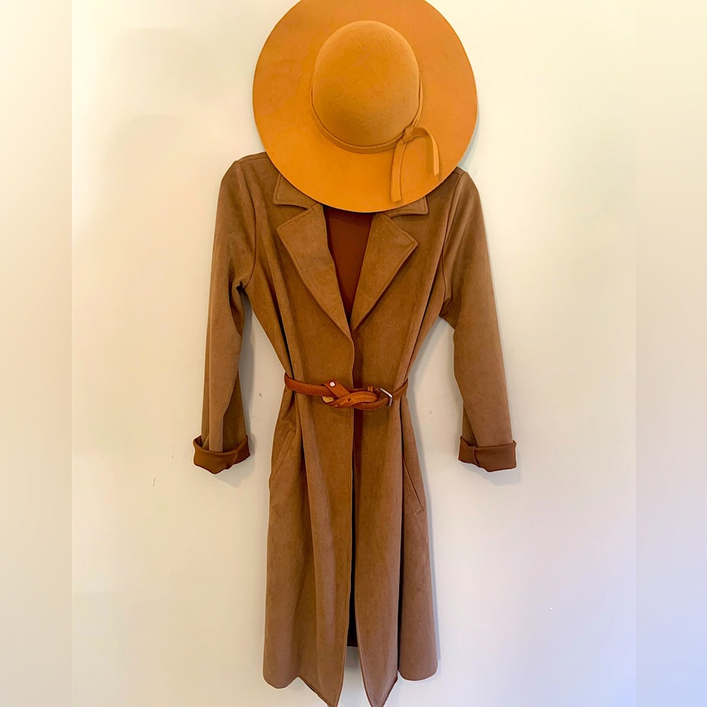 NWOT Zara light weight soft trench - perfect for fall paired with a sweater.